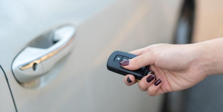 can a locksmith reprogram a car key fob