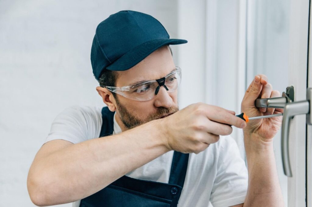 is a locksmith a good career